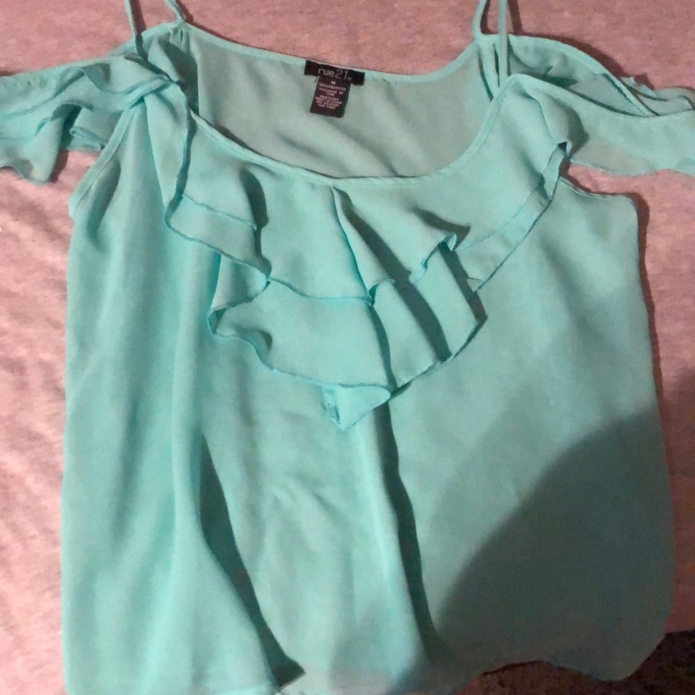 Cold shoulder tank top